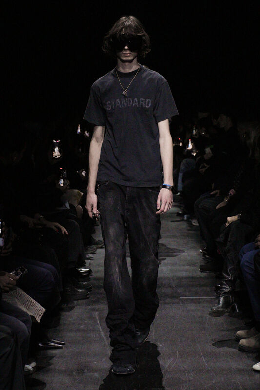 Balenciaga F25 023
