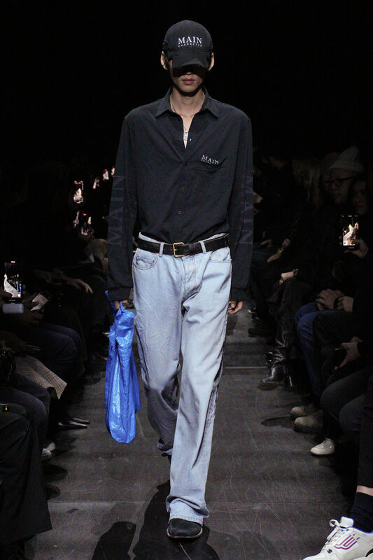 Balenciaga F25 025