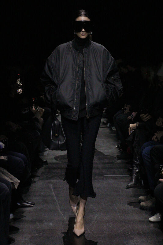 Balenciaga F25 053