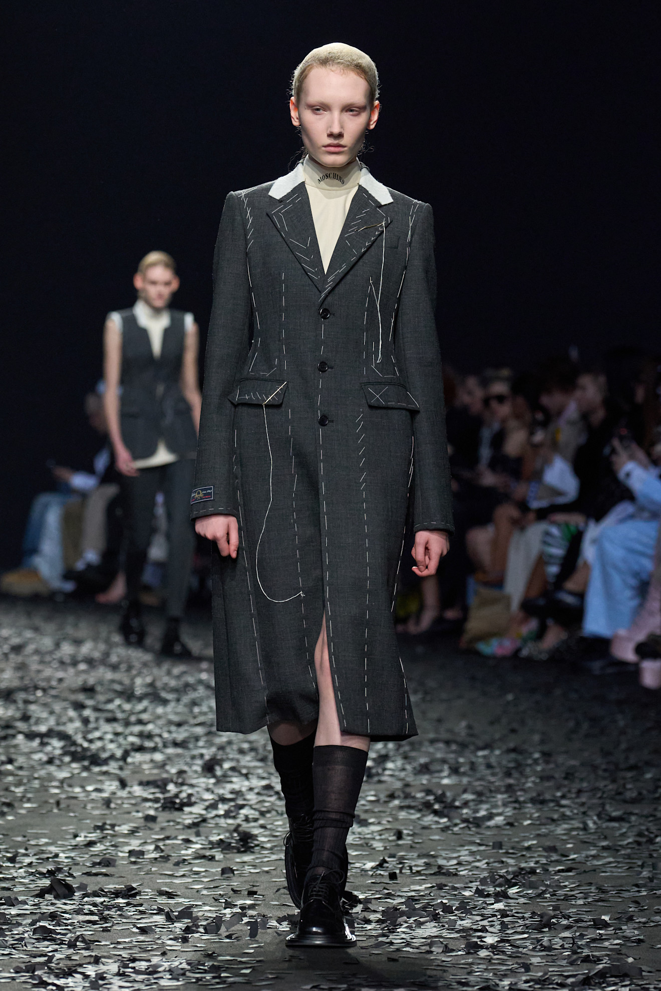 Moschino F25 001
