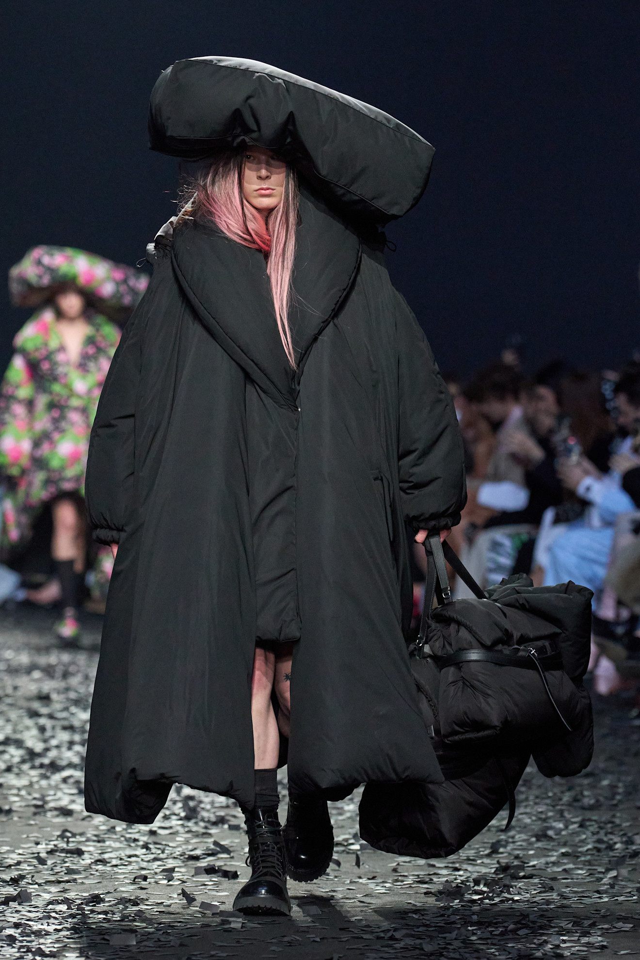 Moschino F25 018