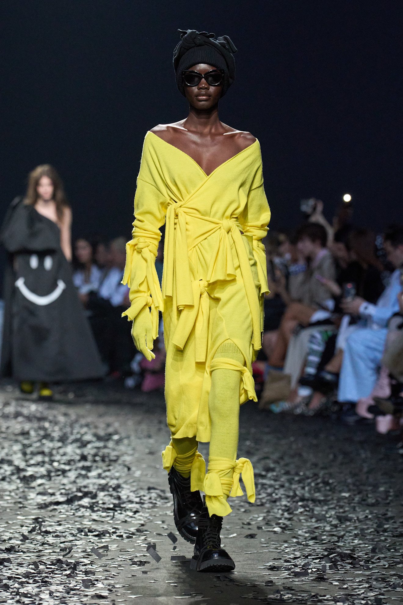 Moschino F25 033