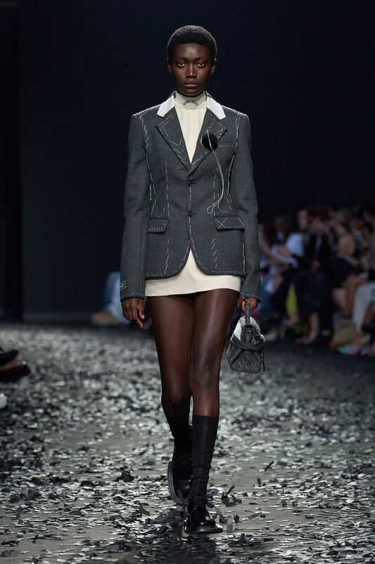 Moschino F25 003