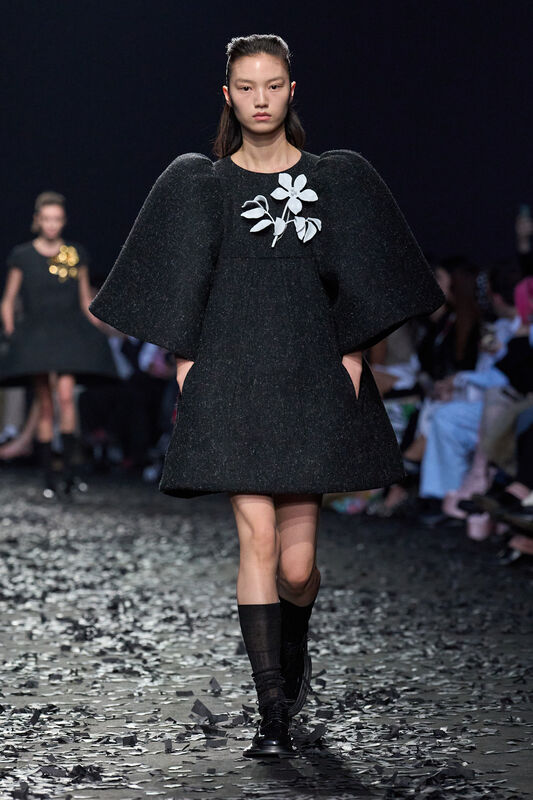 Moschino F25 006