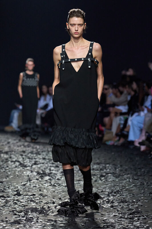Moschino F25 008