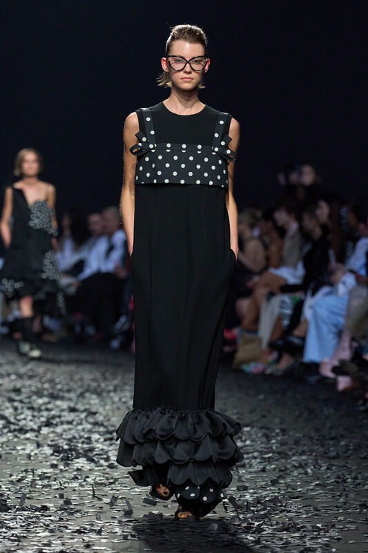 Moschino F25 009