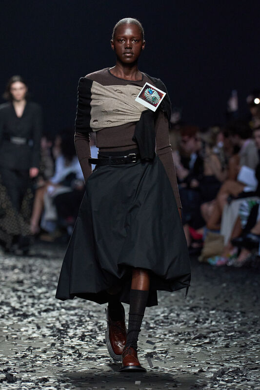 Moschino F25 013