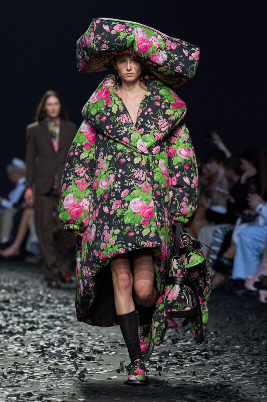 Moschino F25 019