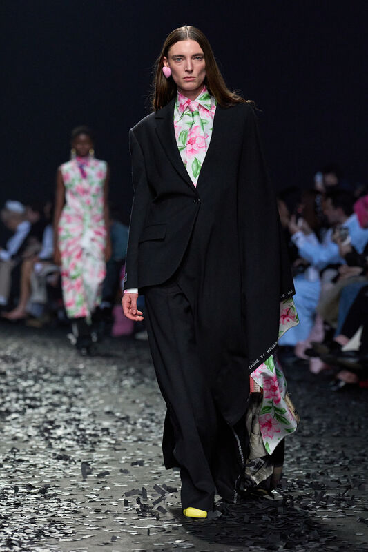 Moschino F25 022