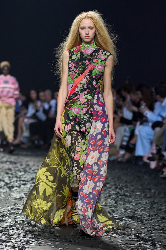 Moschino F25 025