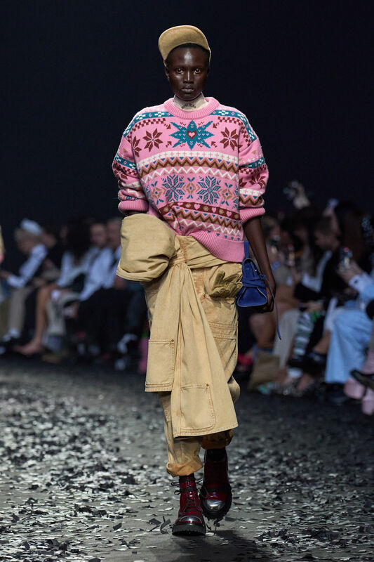 Moschino F25 026