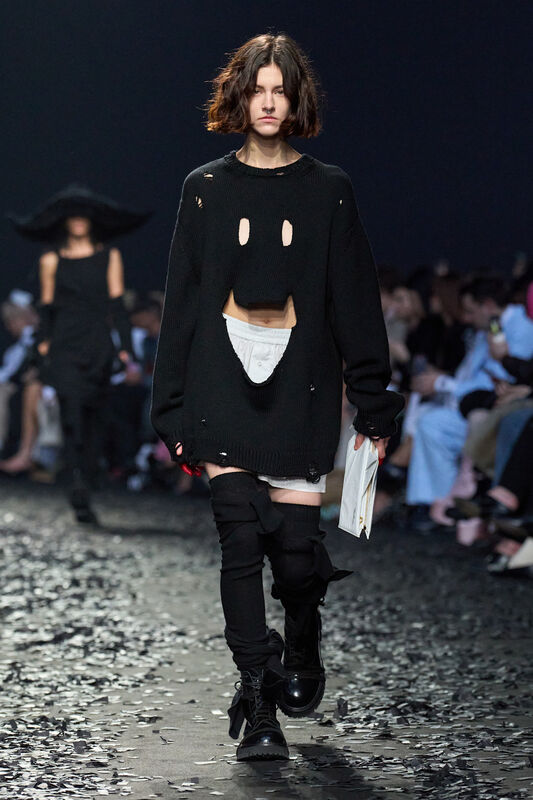 Moschino F25 031