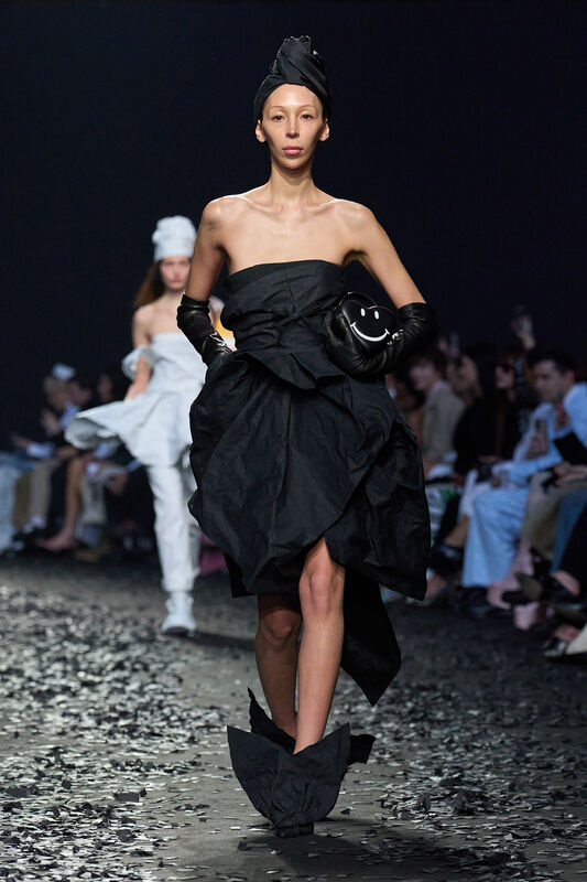 Moschino F25 035