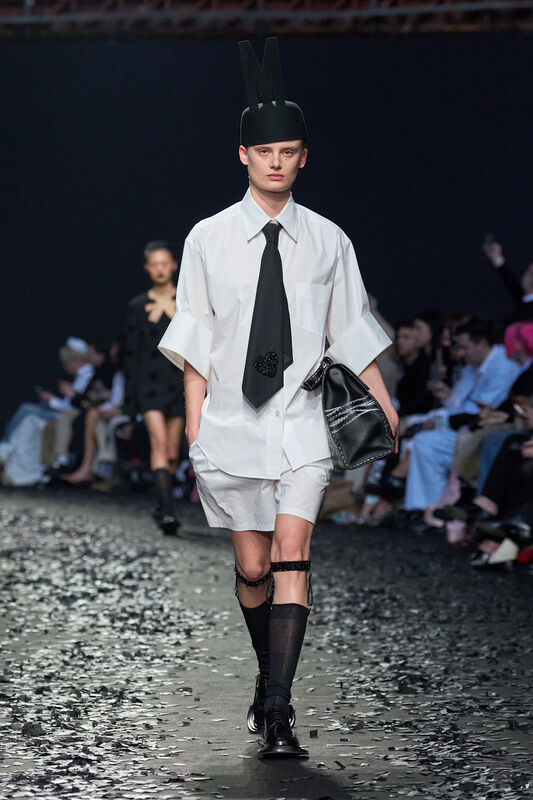 Moschino F25 040