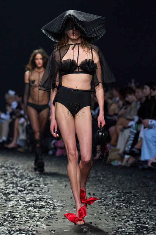 Moschino F25 043