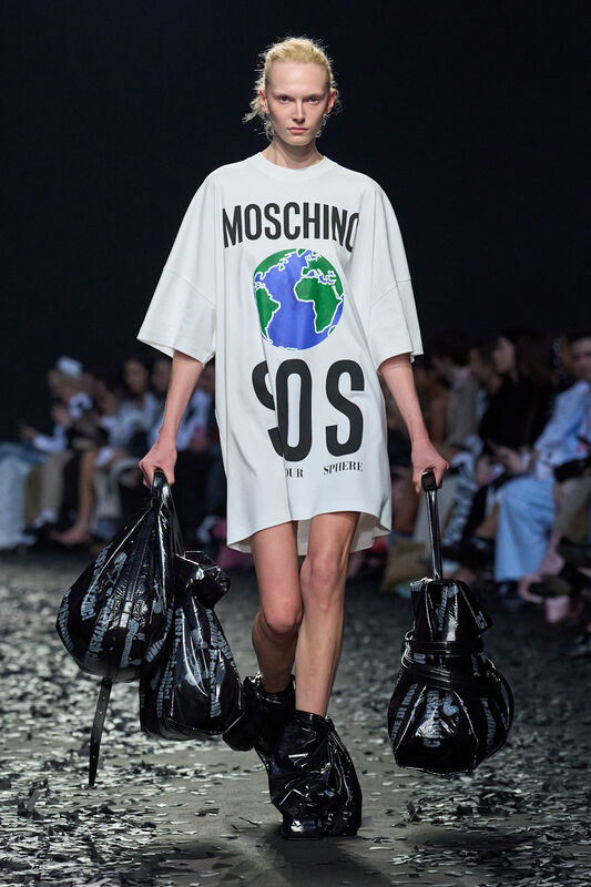 Moschino F25 048