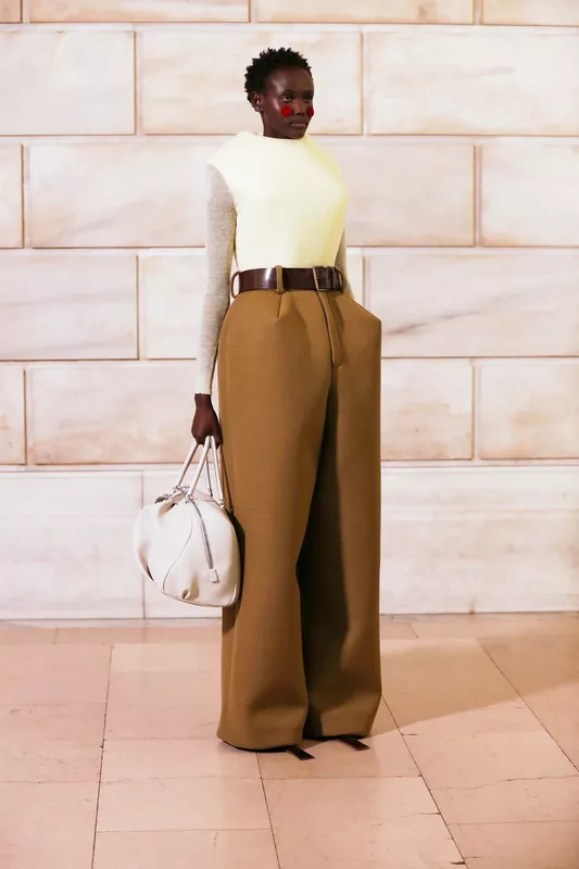 00003-marc-jacobs-spring-2025-ready-to-wear-credit-brand