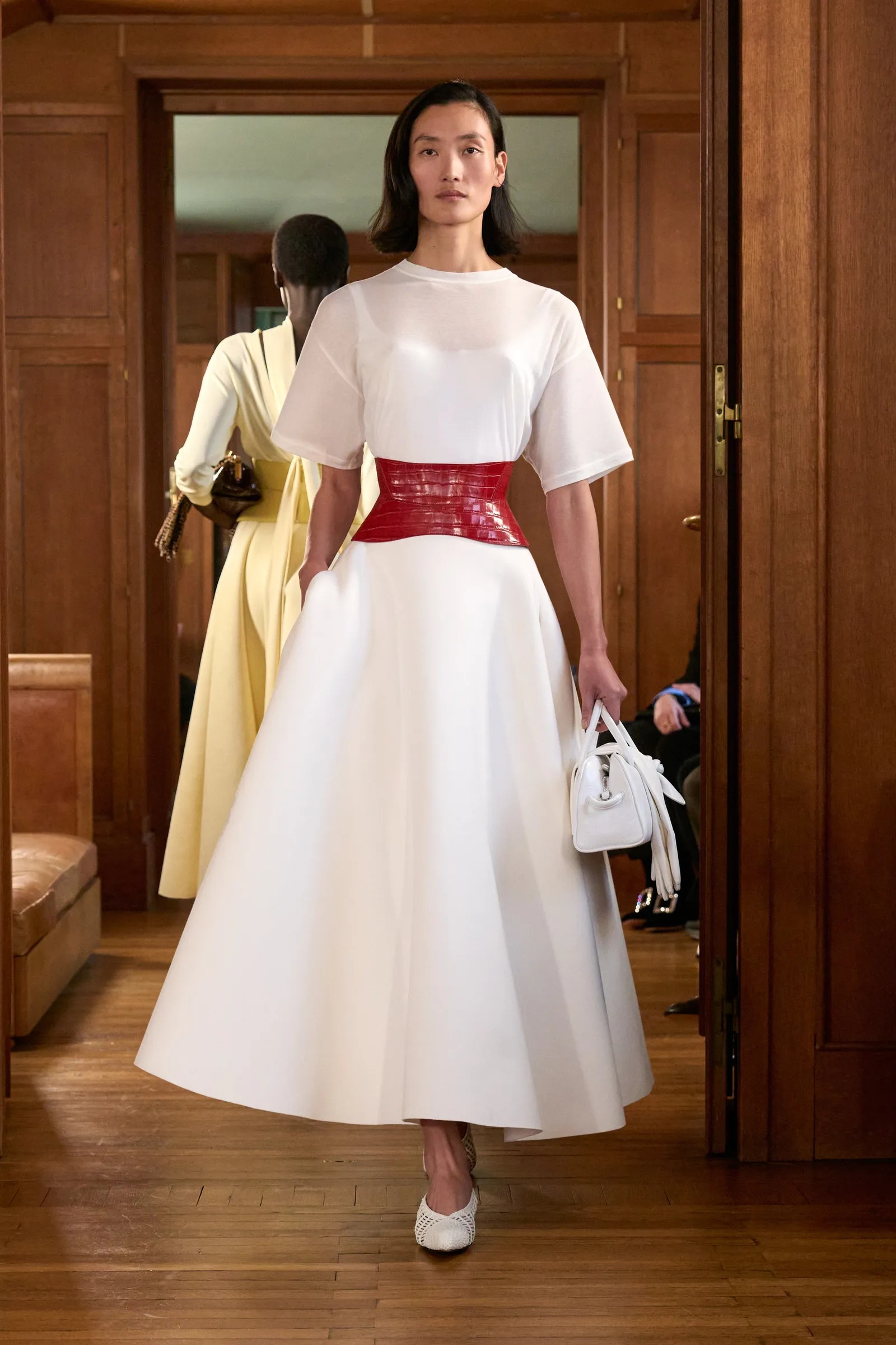 00015-jacquemus-spring-2025-ready-to-wear-credit-gorunway