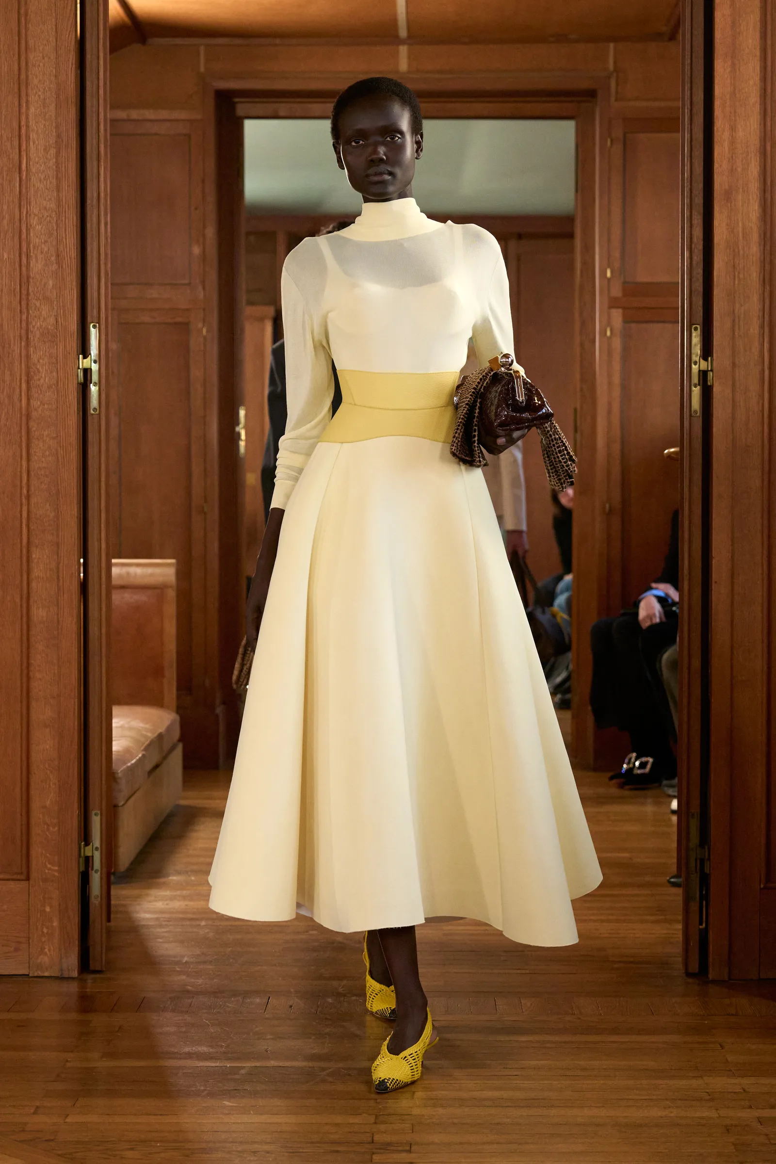00017-jacquemus-spring-2025-ready-to-wear-credit-gorunway