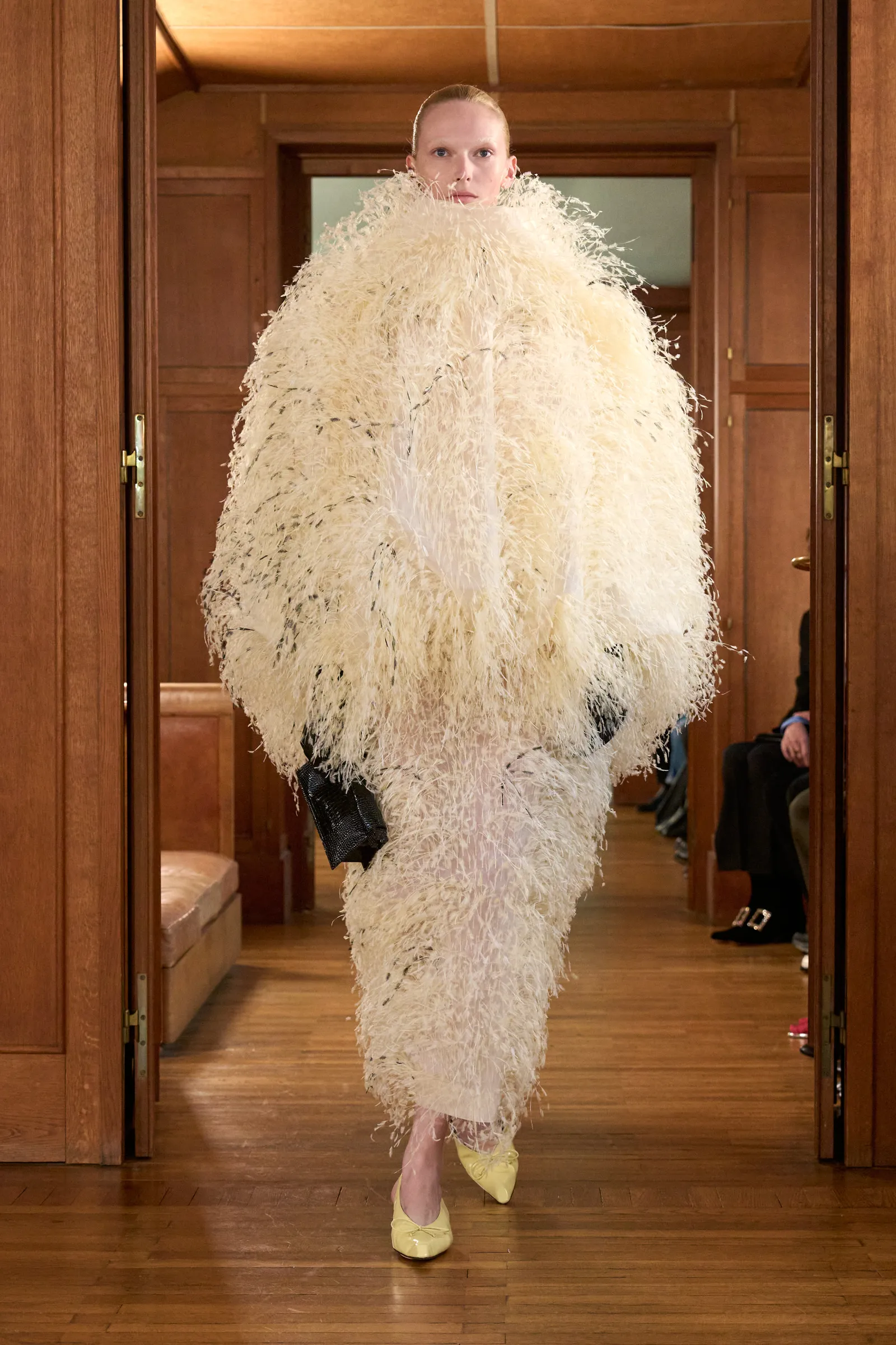 00040-jacquemus-spring-2025-ready-to-wear-credit-gorunway