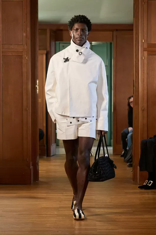 00031-jacquemus-spring-2025-ready-to-wear-credit-gorunway