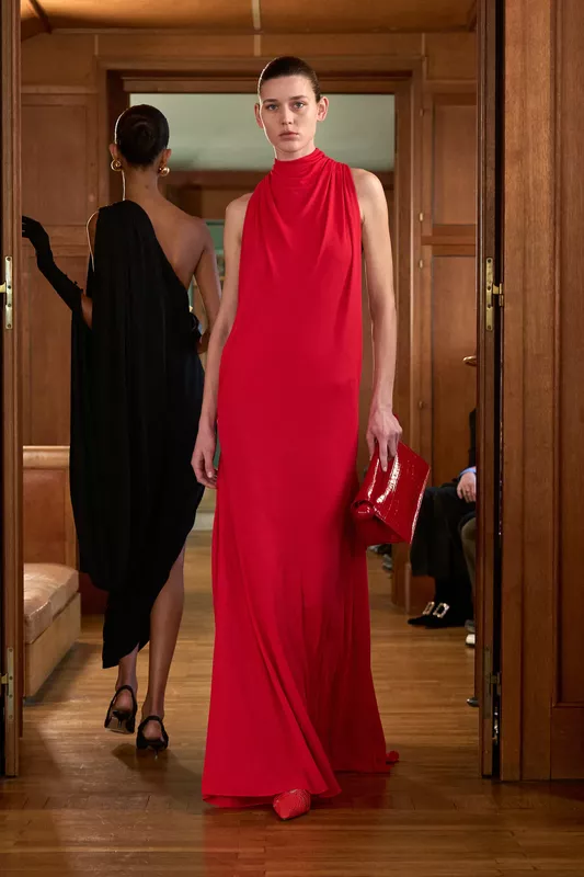 00039-jacquemus-spring-2025-ready-to-wear-credit-gorunway