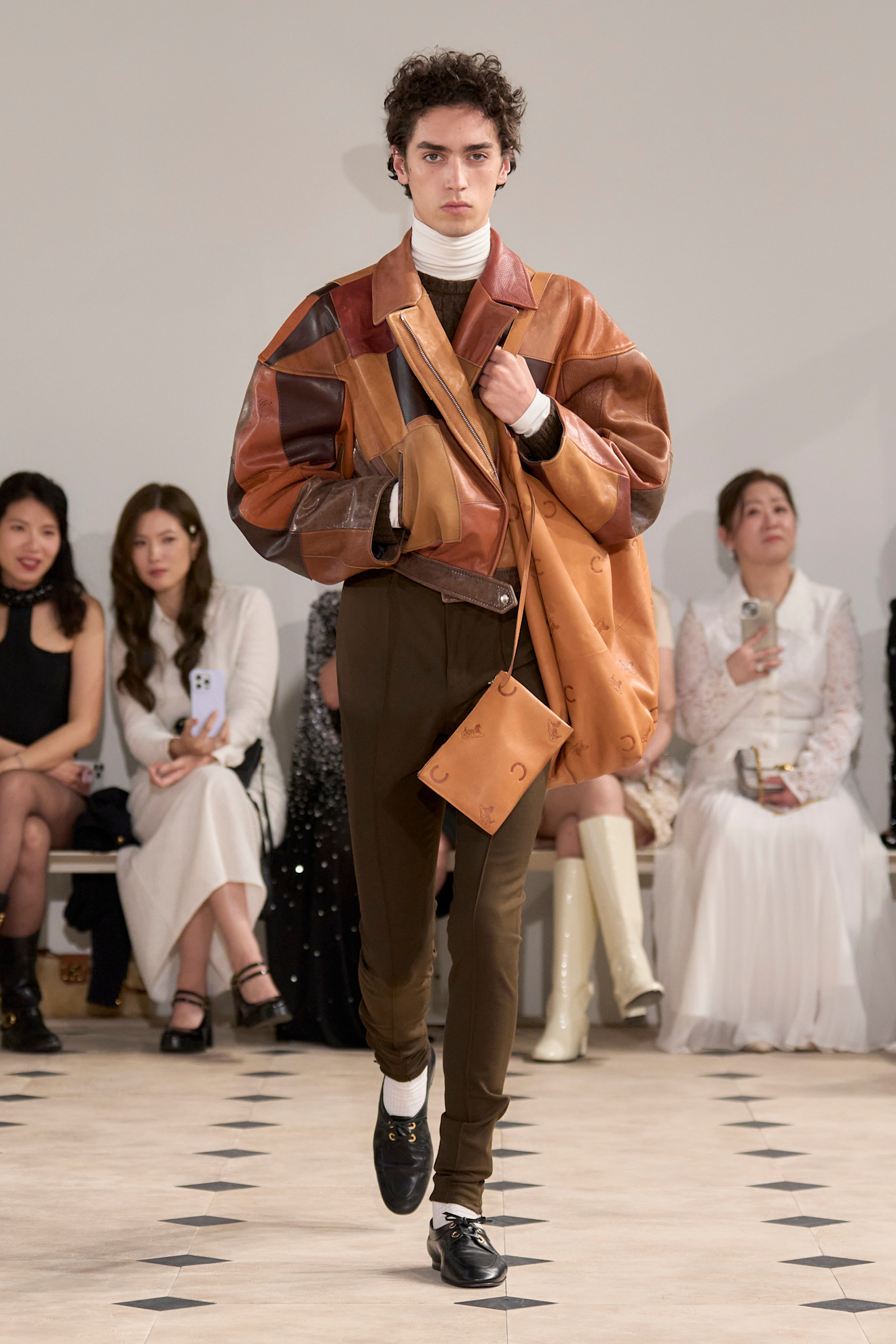 Celine PO S26 044