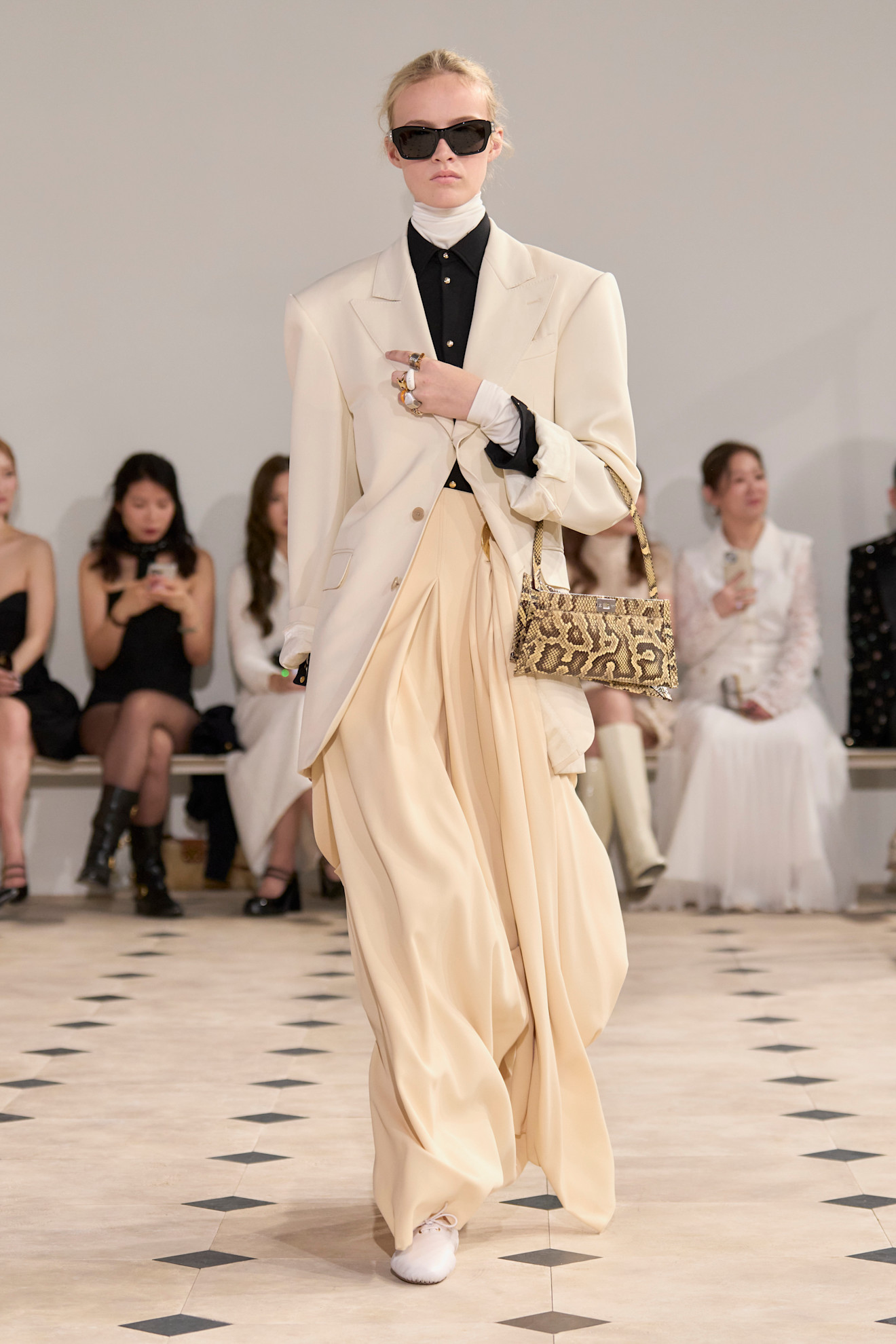 Celine PO S26 062