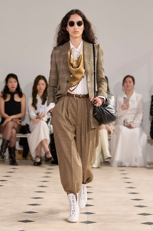 Celine PO S26 024