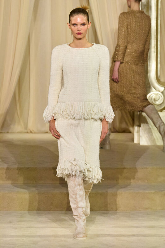 Chanel HC F25 011