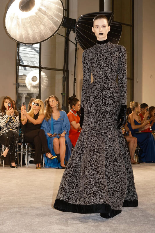 00009-schiaparelli-fall-2025-couture-credit-brand