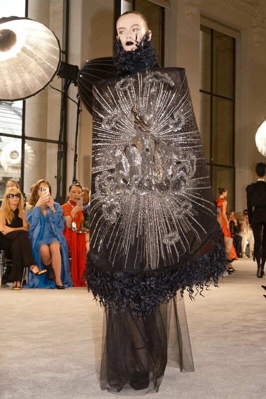 00029-schiaparelli-fall-2025-couture-credit-brand