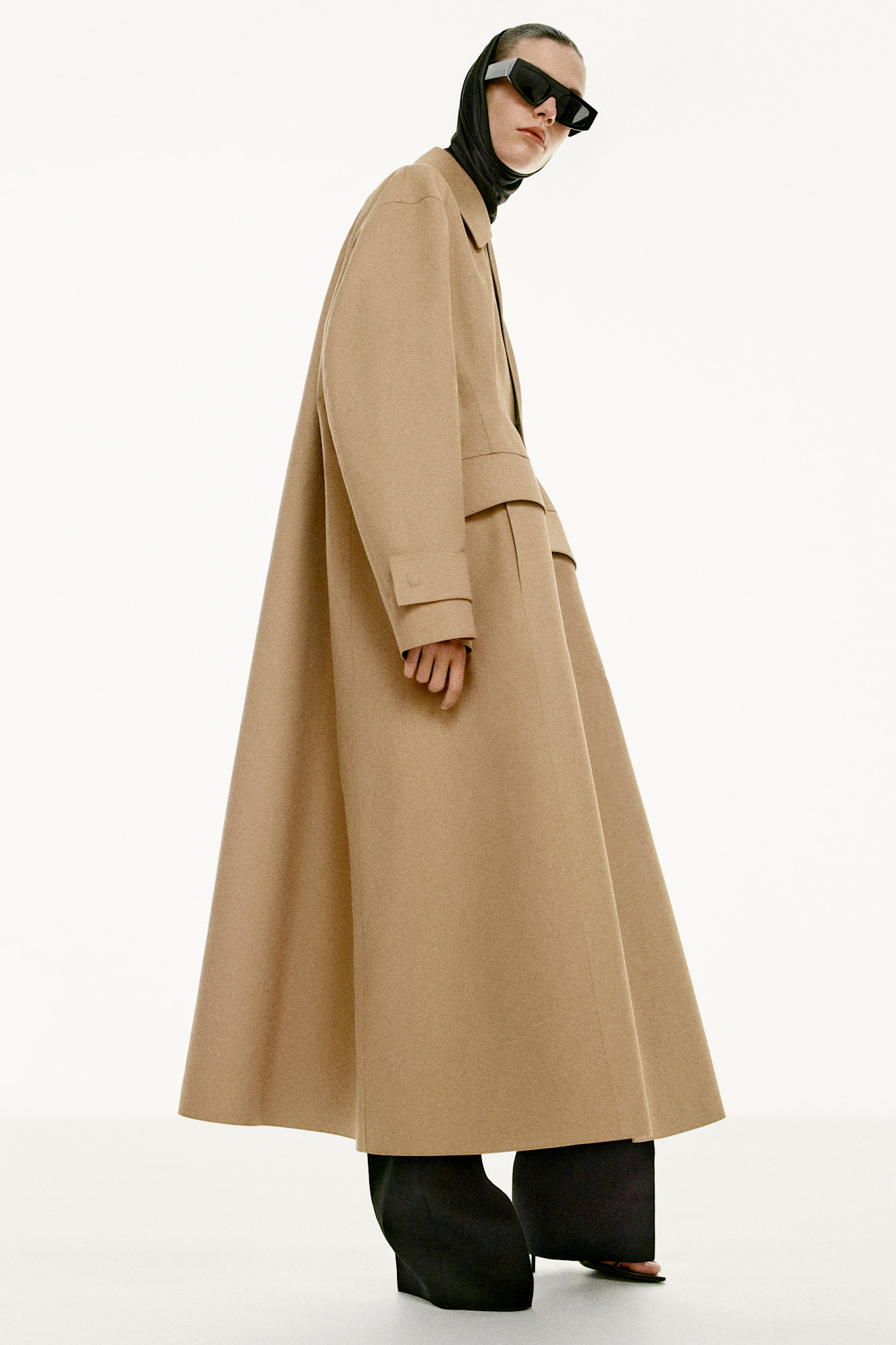 Victoria Beckham PreFall PO F25 001