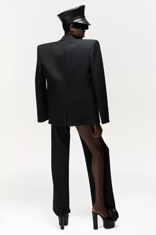 00004-area-pre-fall-2024-credit-brand