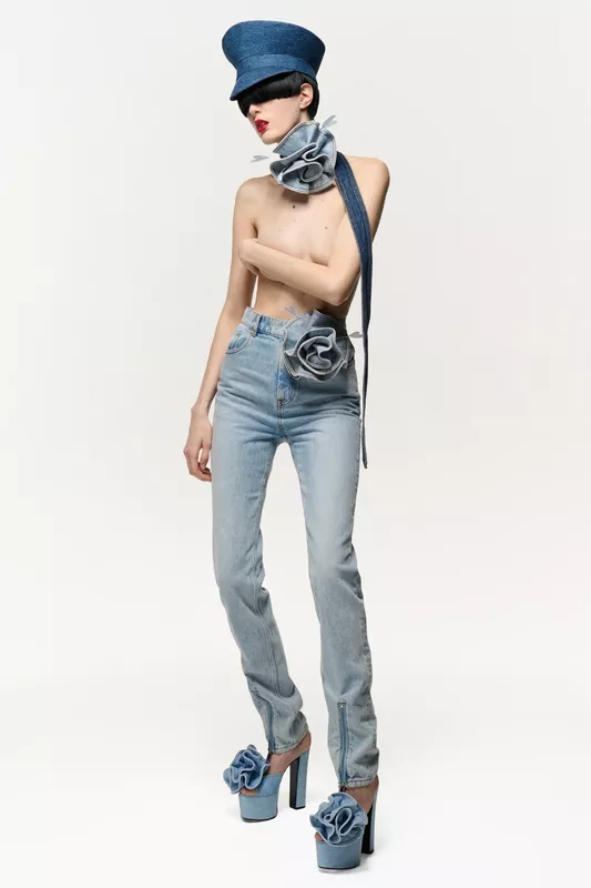 00014-area-pre-fall-2024-credit-brand