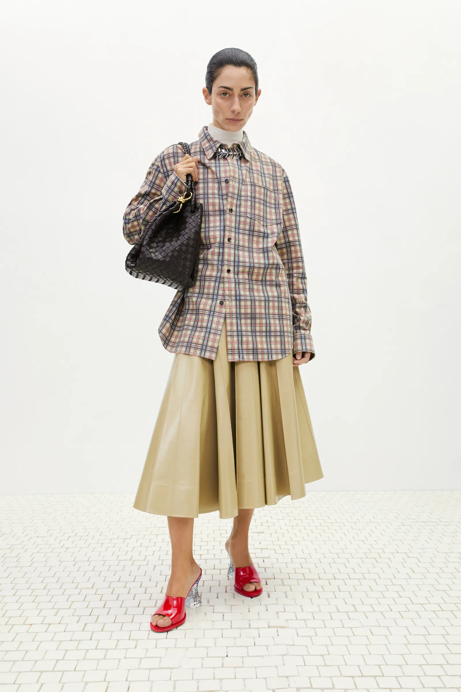 00005-bottega-veneta-pre-fall-2024-credit-brand