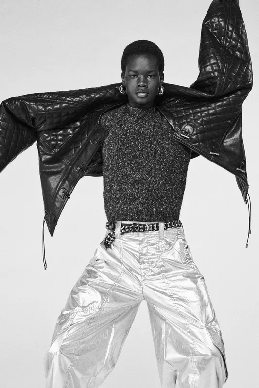 00002-isabel-marant-pre-fall-2024-credit-mark-kean