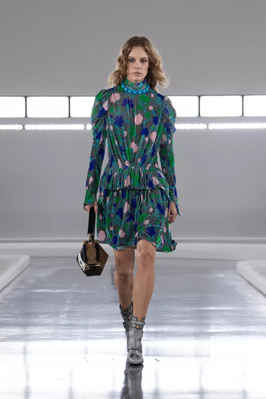 00009-louis-vuitton-pre-fall-2024-ready-to-wear-credit-giovanni-gannoni