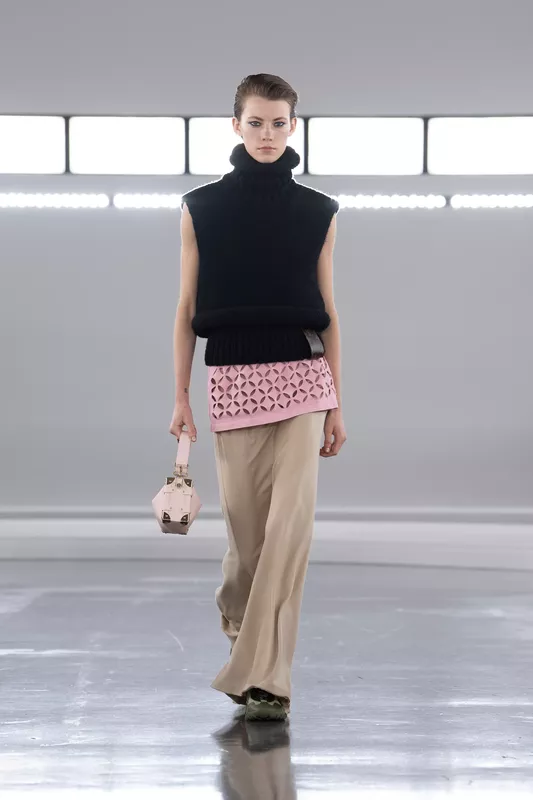 00039-louis-vuitton-pre-fall-2024-ready-to-wear-credit-giovanni-gannoni