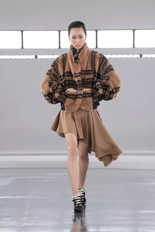 00043-louis-vuitton-pre-fall-2024-ready-to-wear-credit-giovanni-gannoni