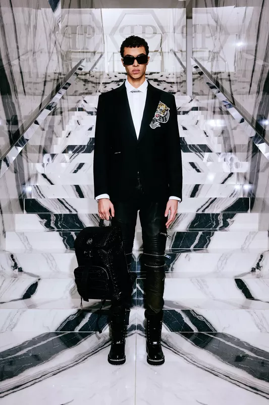 00006-philipp-plein-prefall-2024-credit-brand