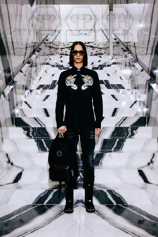 00009-philipp-plein-prefall-2024-credit-brand