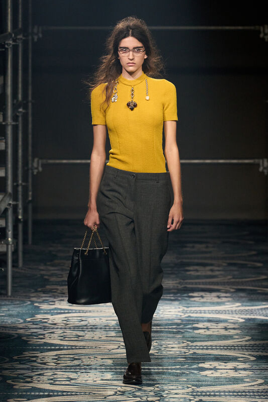 Prada F25 010