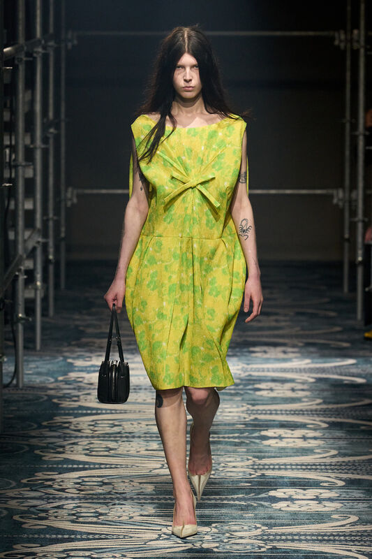 Prada F25 019