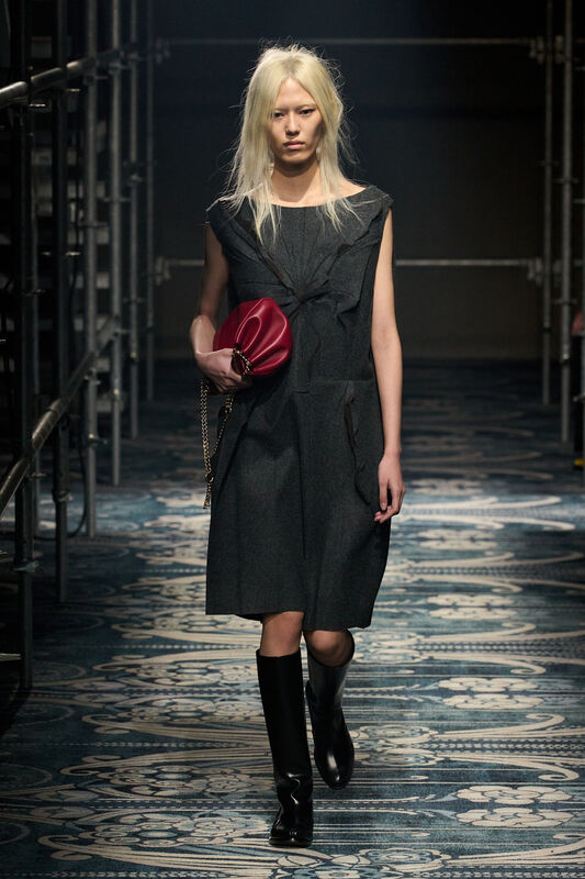 Prada F25 028