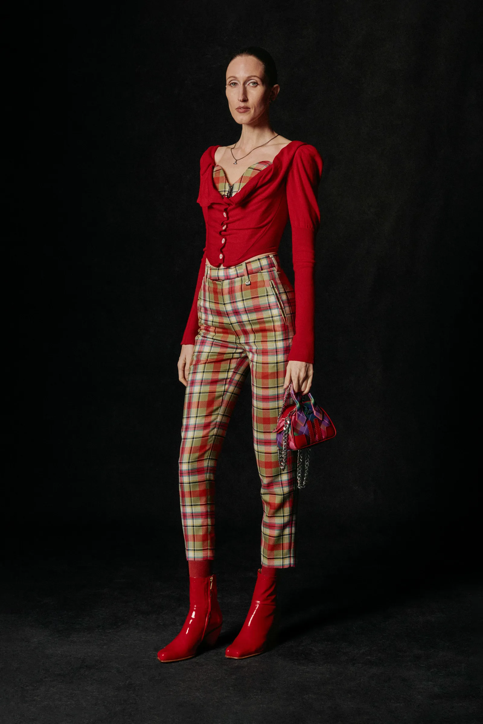 00022-vivienne-westwood-fall-2024-ready-to-wear-credit-brand
