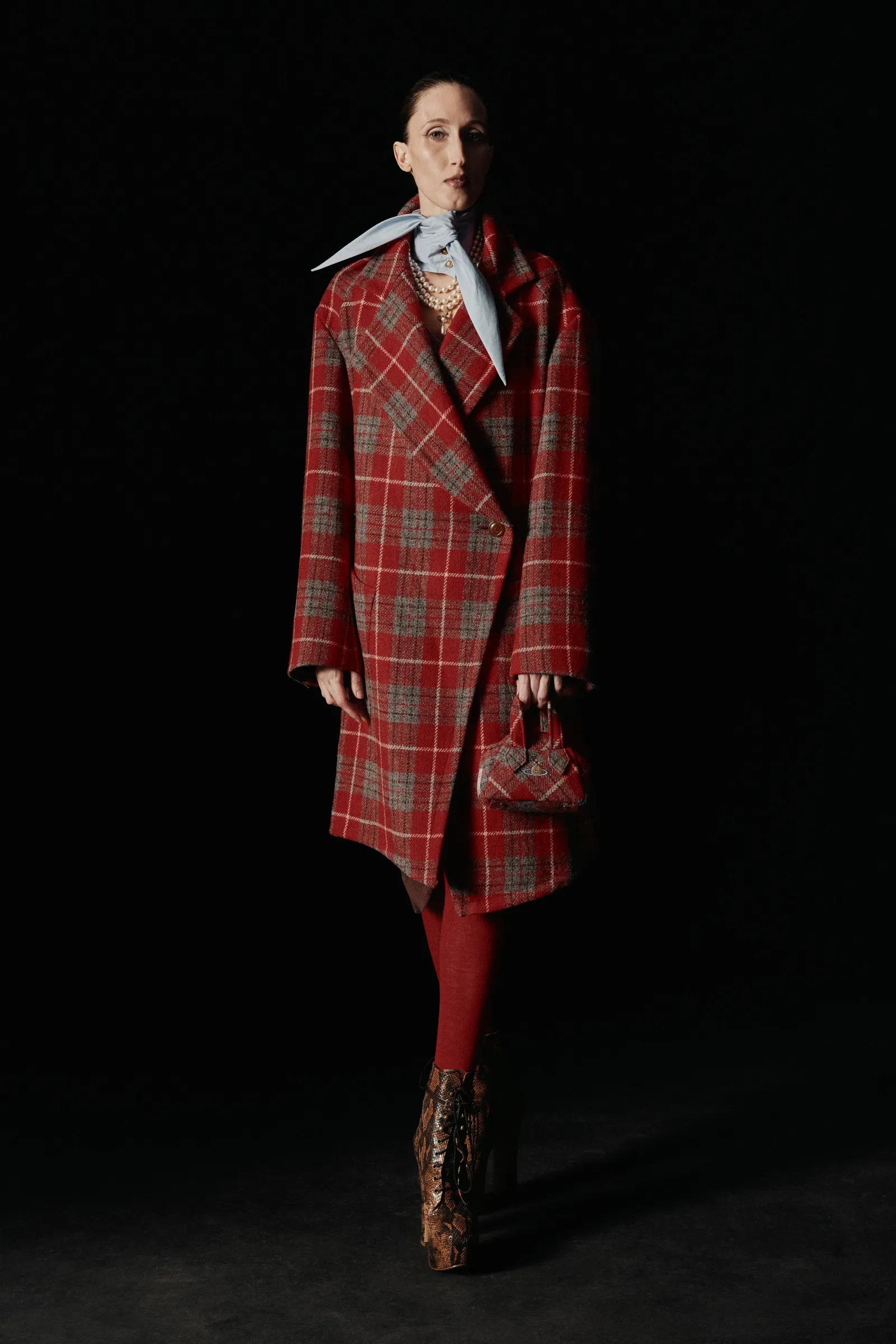00032-vivienne-westwood-fall-2024-ready-to-wear-credit-brand
