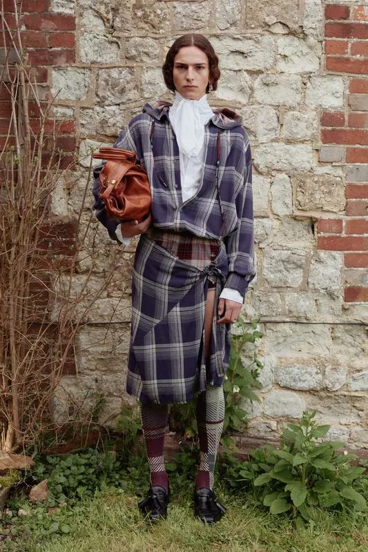 00003-vivienne-westwood-fall-2024-ready-to-wear-credit-brand