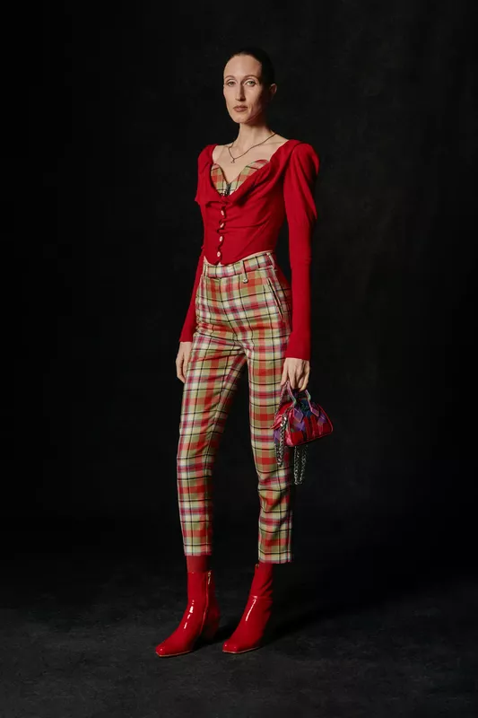 00022-vivienne-westwood-fall-2024-ready-to-wear-credit-brand