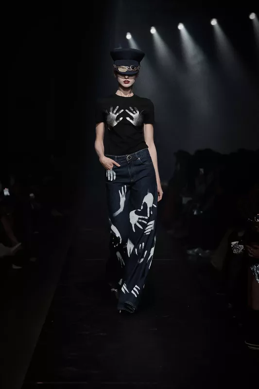 00009-area-fall-2024-couture-credit-brand